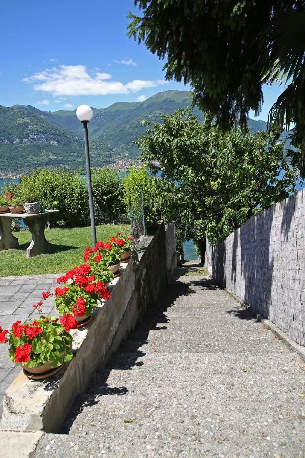 Hotel Helvetia Lezzeno Bagian luar foto
