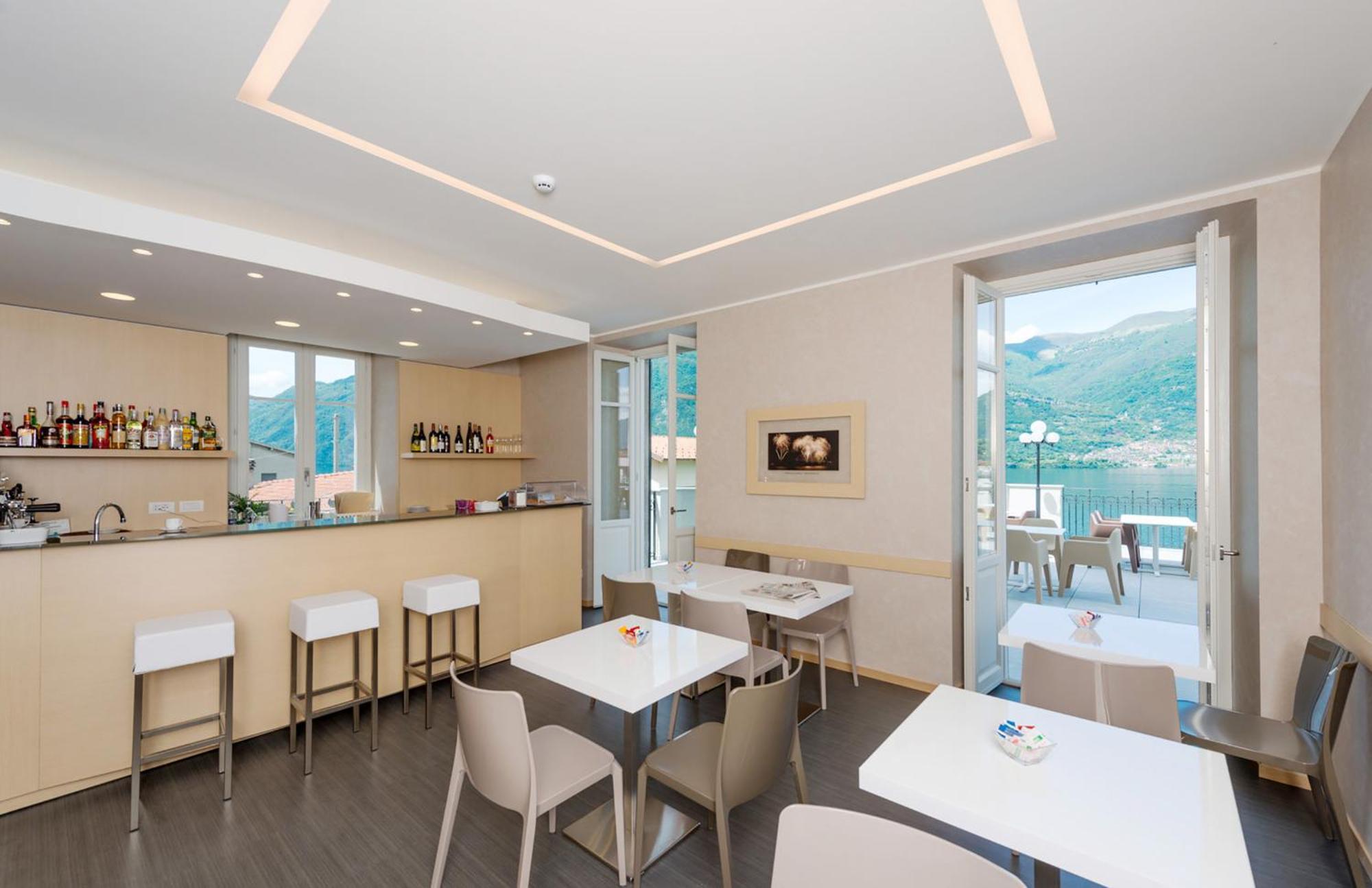 Hotel Helvetia Lezzeno Bagian luar foto