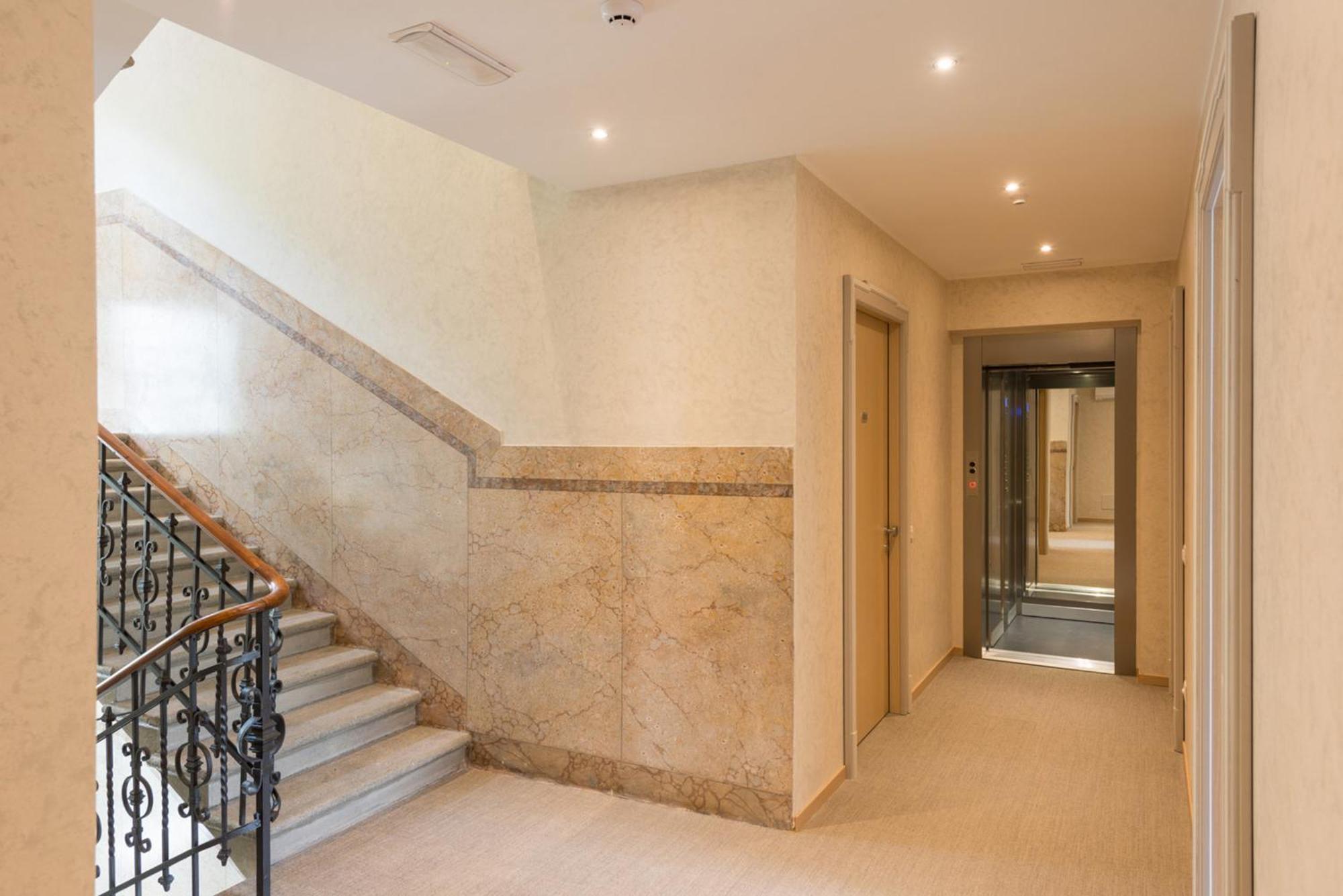 Hotel Helvetia Lezzeno Bagian luar foto