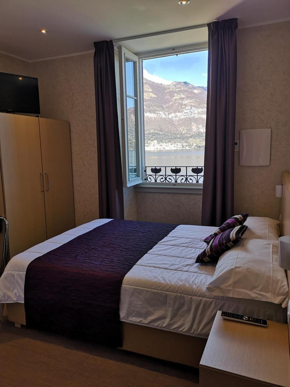 Hotel Helvetia Lezzeno Bagian luar foto